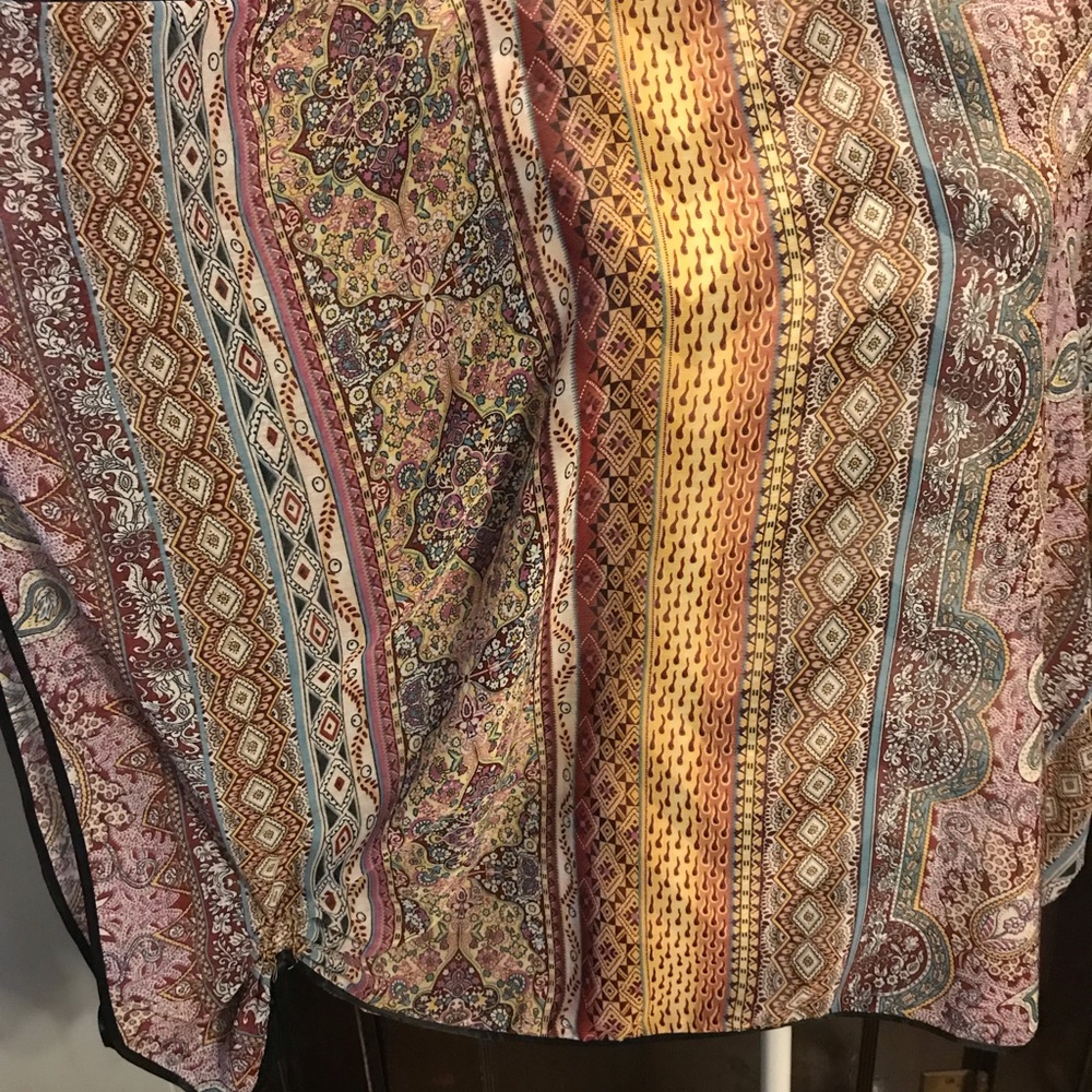 Unique top - Picture 2 of 7